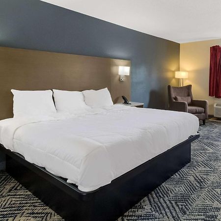 Econo Lodge Cherry Point Хейвлок Экстерьер фото