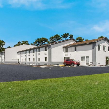 Econo Lodge Cherry Point Хейвлок Экстерьер фото