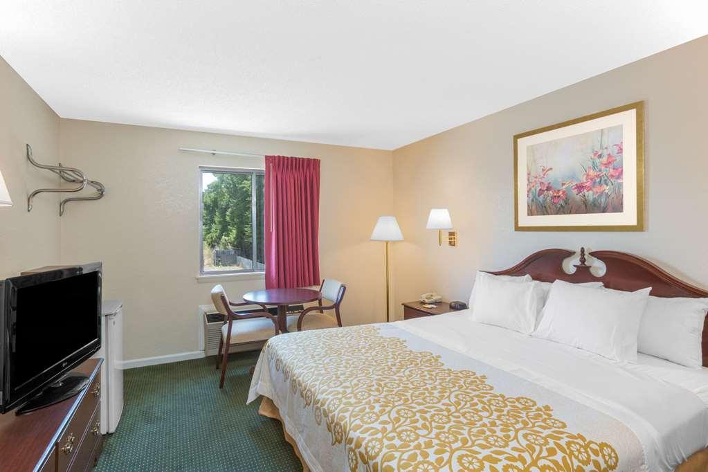 Econo Lodge Cherry Point Хейвлок Номер фото