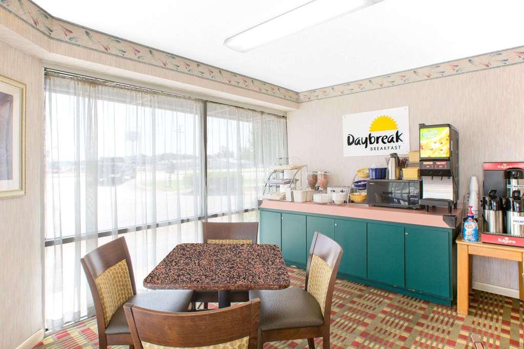 Econo Lodge Cherry Point Хейвлок Экстерьер фото