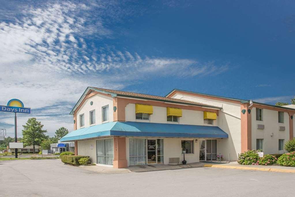Econo Lodge Cherry Point Хейвлок Экстерьер фото