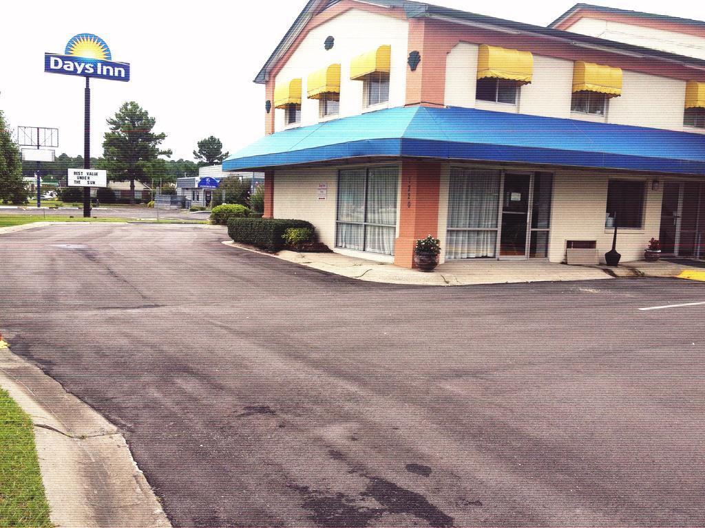 Econo Lodge Cherry Point Хейвлок Экстерьер фото