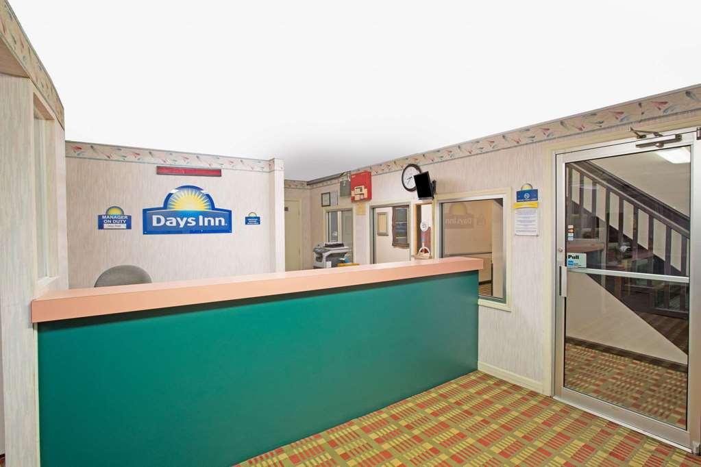 Econo Lodge Cherry Point Хейвлок Экстерьер фото