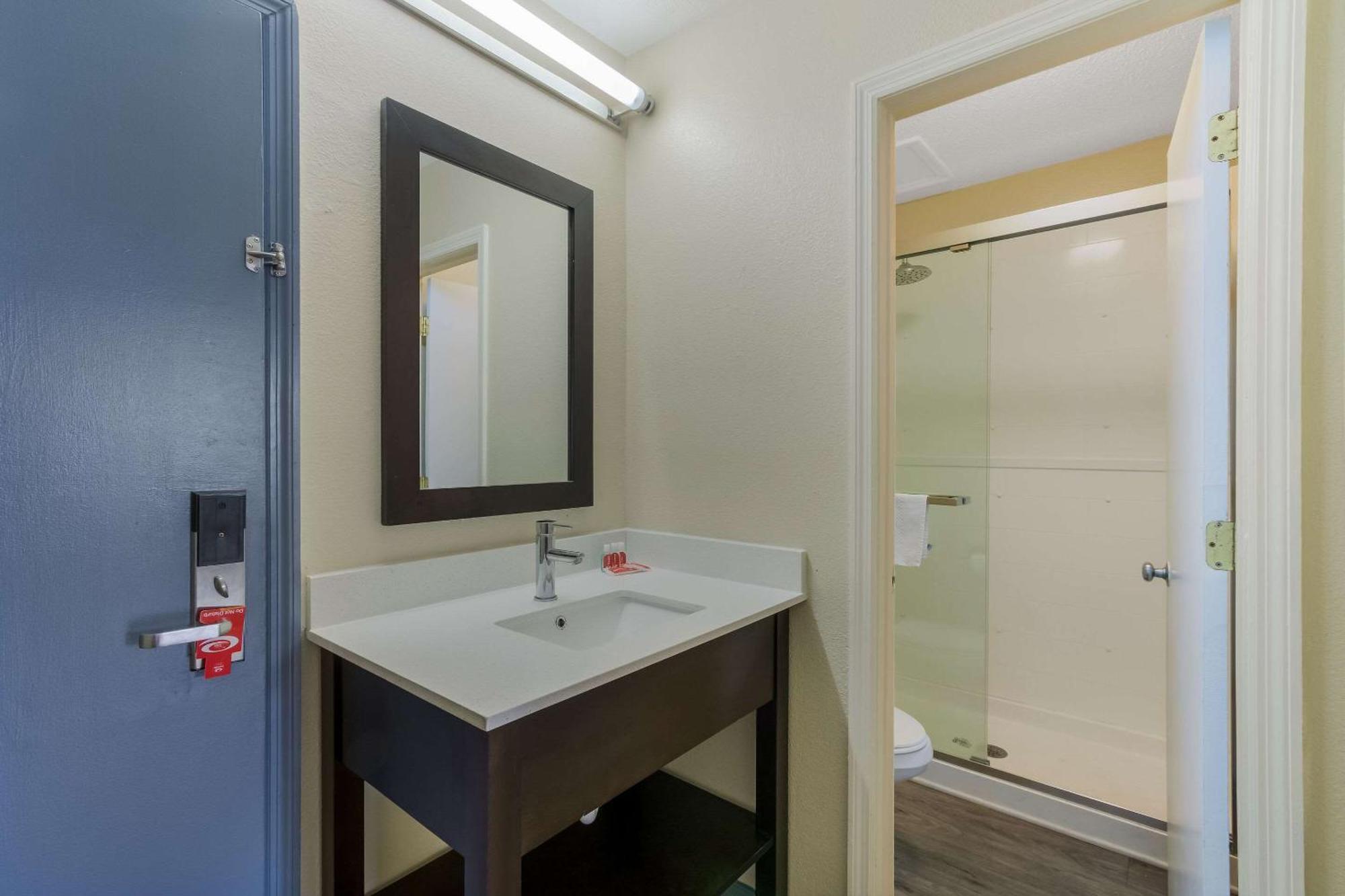 Econo Lodge Cherry Point Хейвлок Экстерьер фото