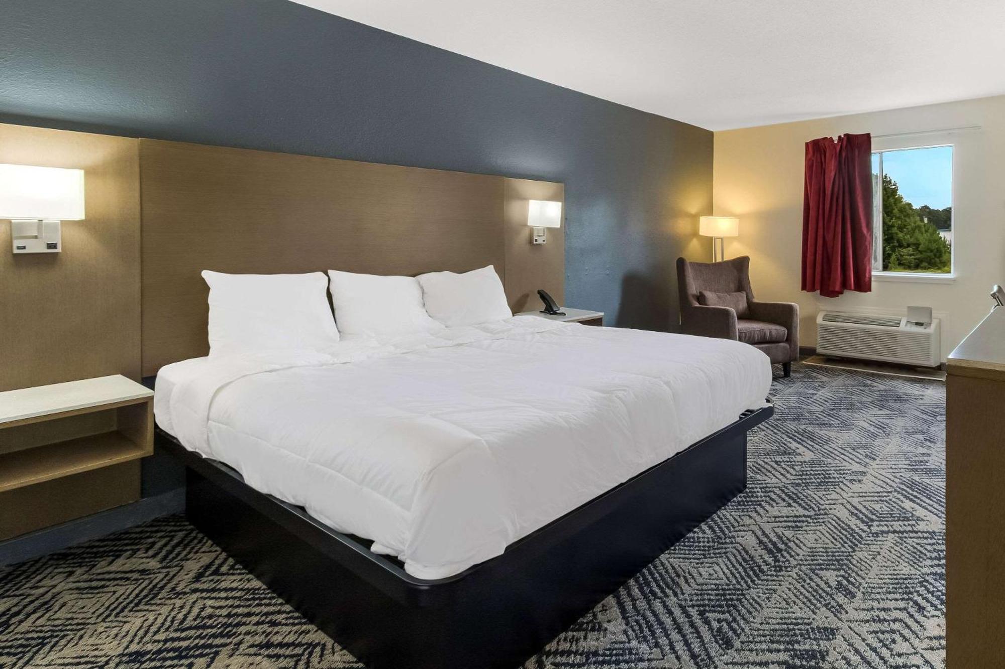 Econo Lodge Cherry Point Хейвлок Экстерьер фото