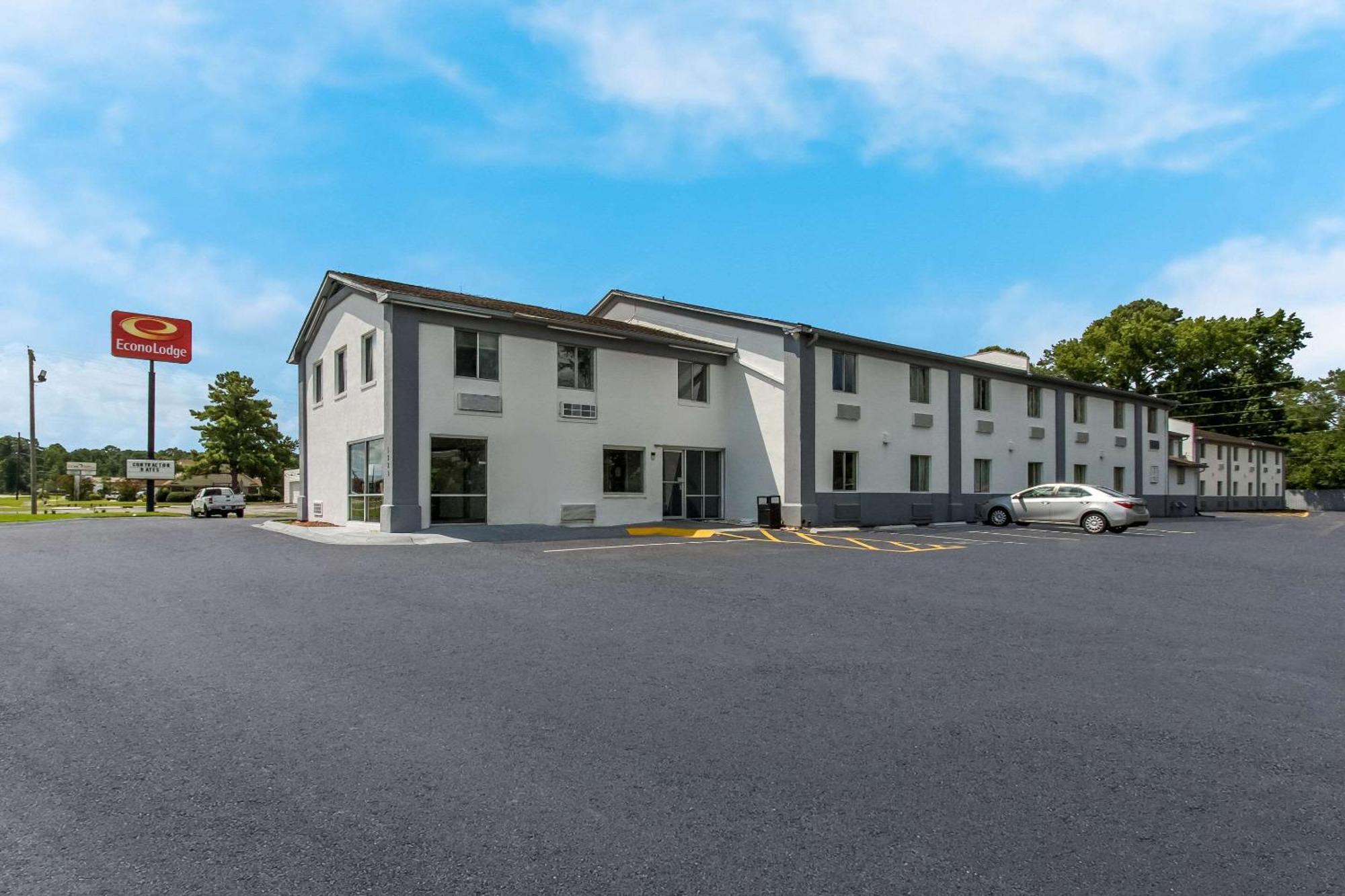 Econo Lodge Cherry Point Хейвлок Экстерьер фото
