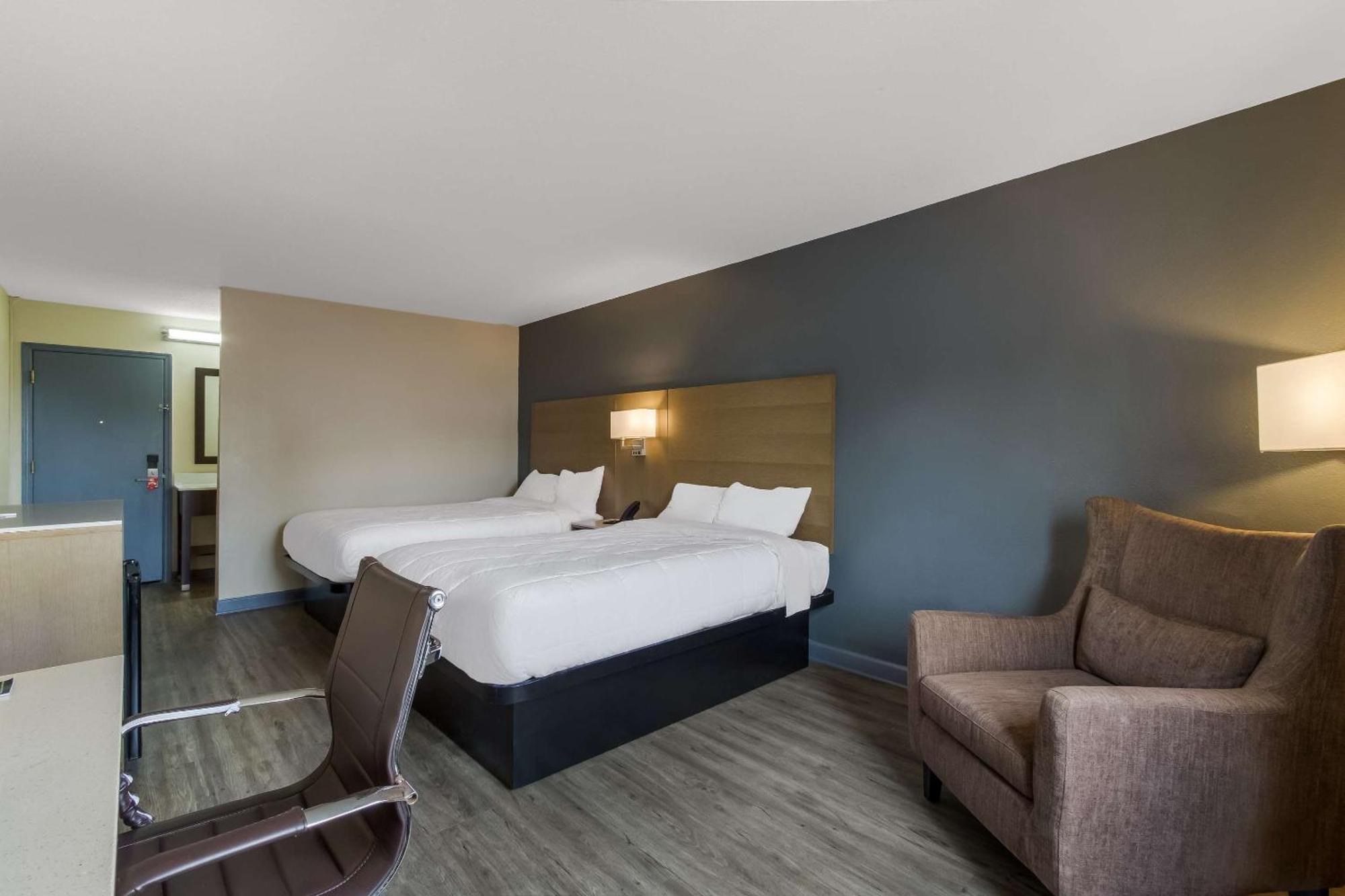 Econo Lodge Cherry Point Хейвлок Экстерьер фото
