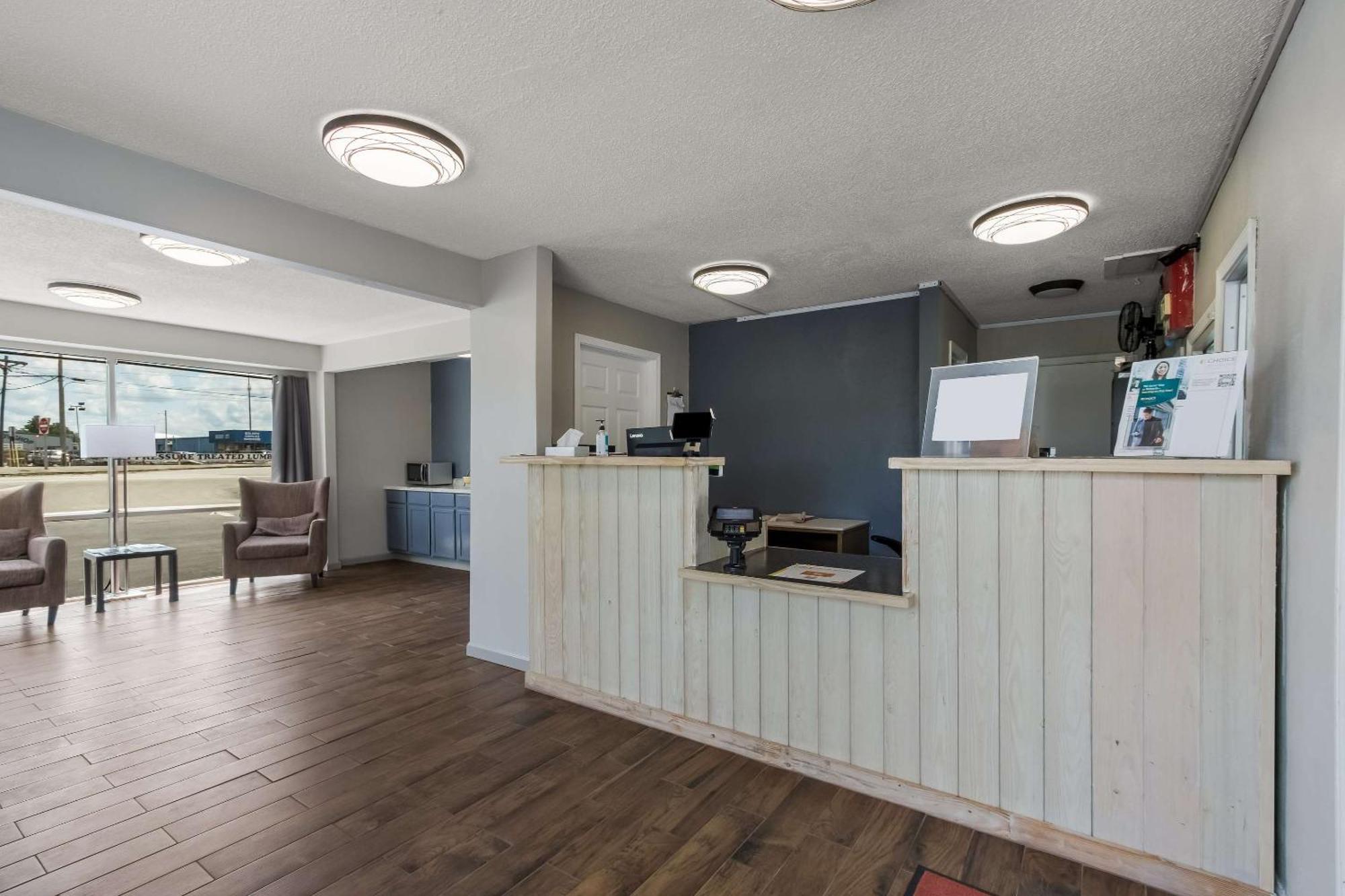 Econo Lodge Cherry Point Хейвлок Экстерьер фото
