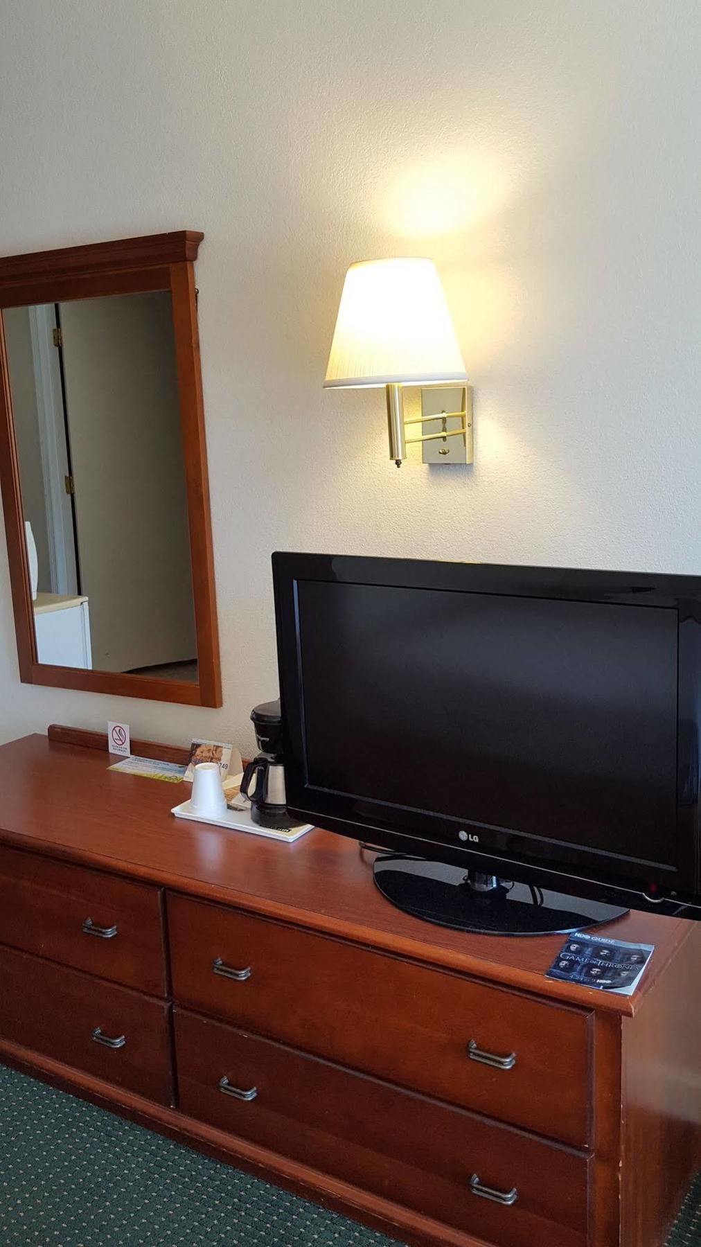 Econo Lodge Cherry Point Хейвлок Экстерьер фото