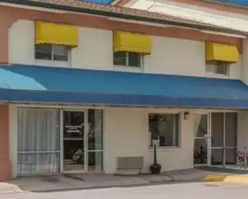 Econo Lodge Cherry Point Хейвлок Экстерьер фото